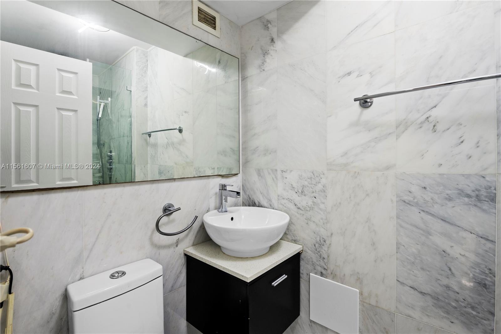 1228 West Ave 611, Miami Beach, Florida 33139, 1 Bedroom Bedrooms, ,1 BathroomBathrooms,Residential,For Sale,1228 West Ave 611,A11561607