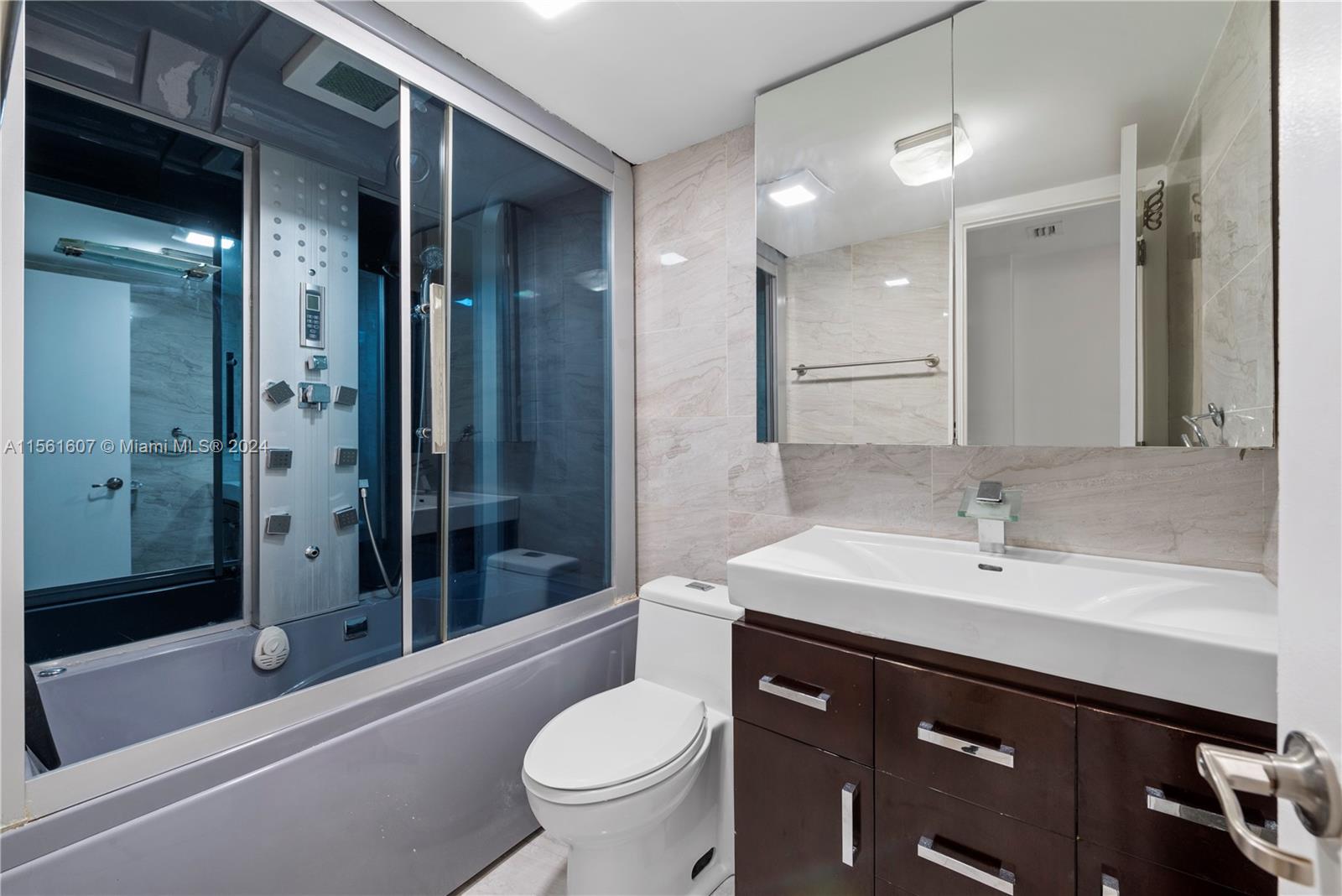 1228 West Ave 611, Miami Beach, Florida 33139, 1 Bedroom Bedrooms, ,1 BathroomBathrooms,Residential,For Sale,1228 West Ave 611,A11561607