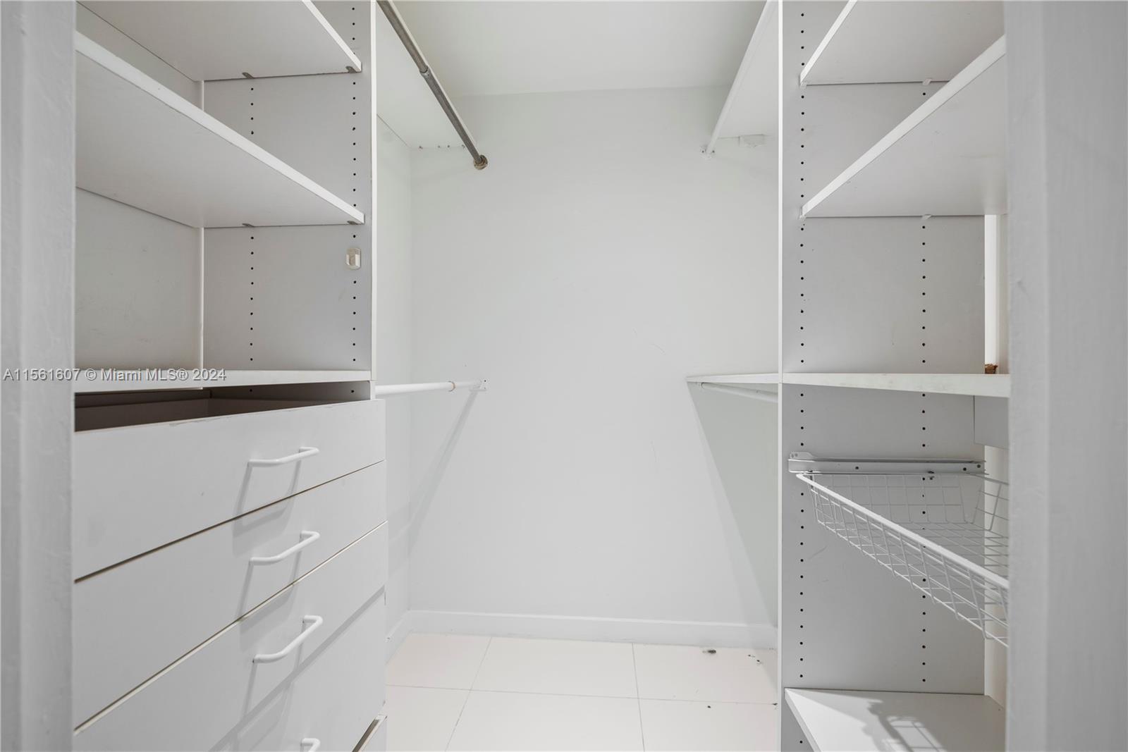 1228 West Ave 611, Miami Beach, Florida 33139, 1 Bedroom Bedrooms, ,1 BathroomBathrooms,Residential,For Sale,1228 West Ave 611,A11561607