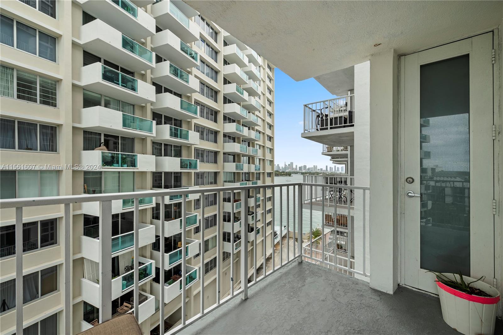 1228 West Ave 611, Miami Beach, Florida 33139, 1 Bedroom Bedrooms, ,1 BathroomBathrooms,Residential,For Sale,1228 West Ave 611,A11561607