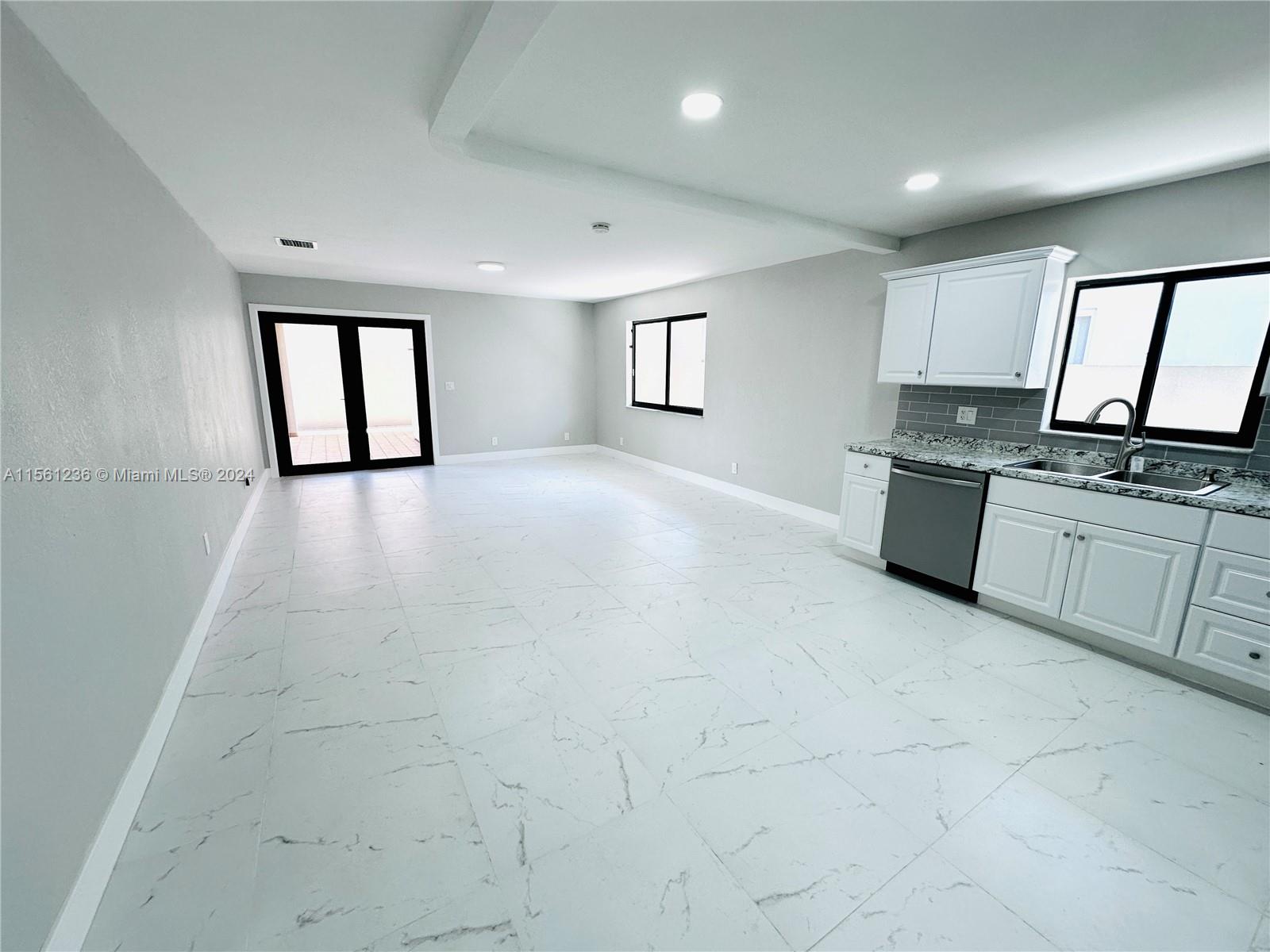 201 SW 40th Ave, Miami, Florida 33134, 3 Bedrooms Bedrooms, ,2 BathroomsBathrooms,Residentiallease,For Rent,201 SW 40th Ave,A11561236