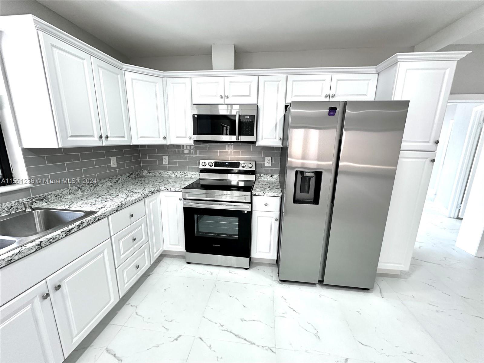 201 SW 40th Ave, Miami, Florida 33134, 3 Bedrooms Bedrooms, ,2 BathroomsBathrooms,Residentiallease,For Rent,201 SW 40th Ave,A11561236