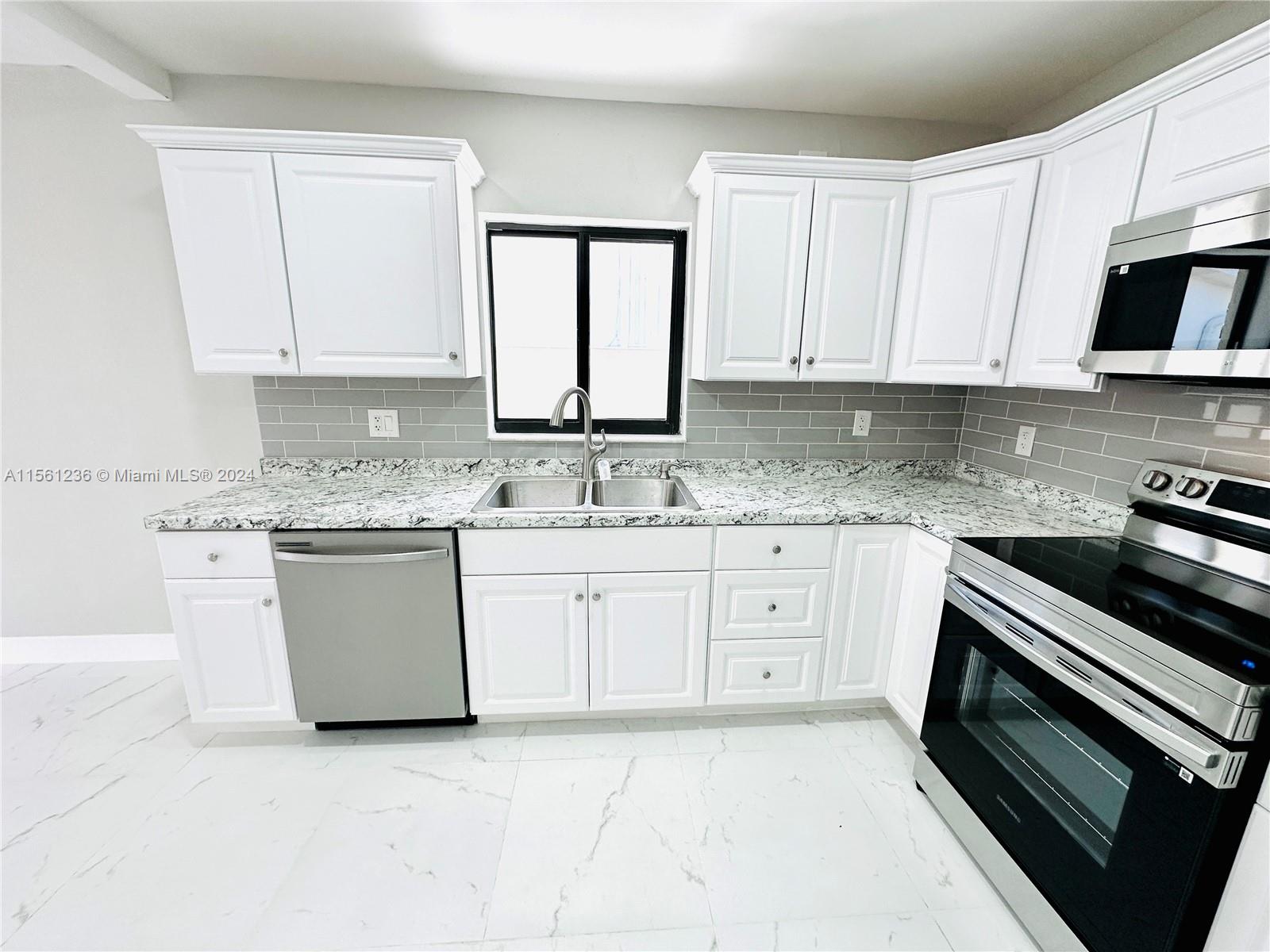 201 SW 40th Ave, Miami, Florida 33134, 3 Bedrooms Bedrooms, ,2 BathroomsBathrooms,Residentiallease,For Rent,201 SW 40th Ave,A11561236