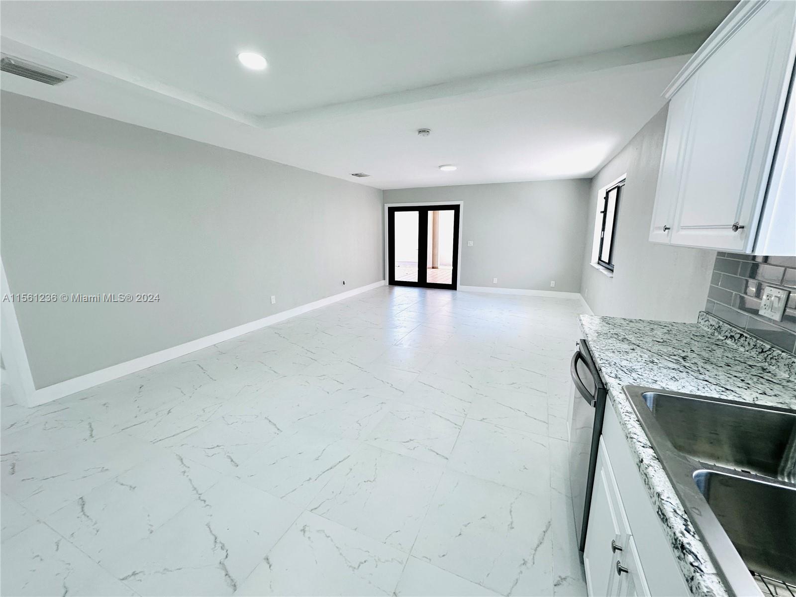 201 SW 40th Ave, Miami, Florida 33134, 3 Bedrooms Bedrooms, ,2 BathroomsBathrooms,Residentiallease,For Rent,201 SW 40th Ave,A11561236
