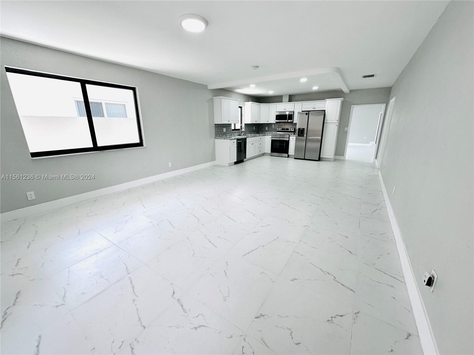 201 SW 40th Ave, Miami, Florida 33134, 3 Bedrooms Bedrooms, ,2 BathroomsBathrooms,Residentiallease,For Rent,201 SW 40th Ave,A11561236