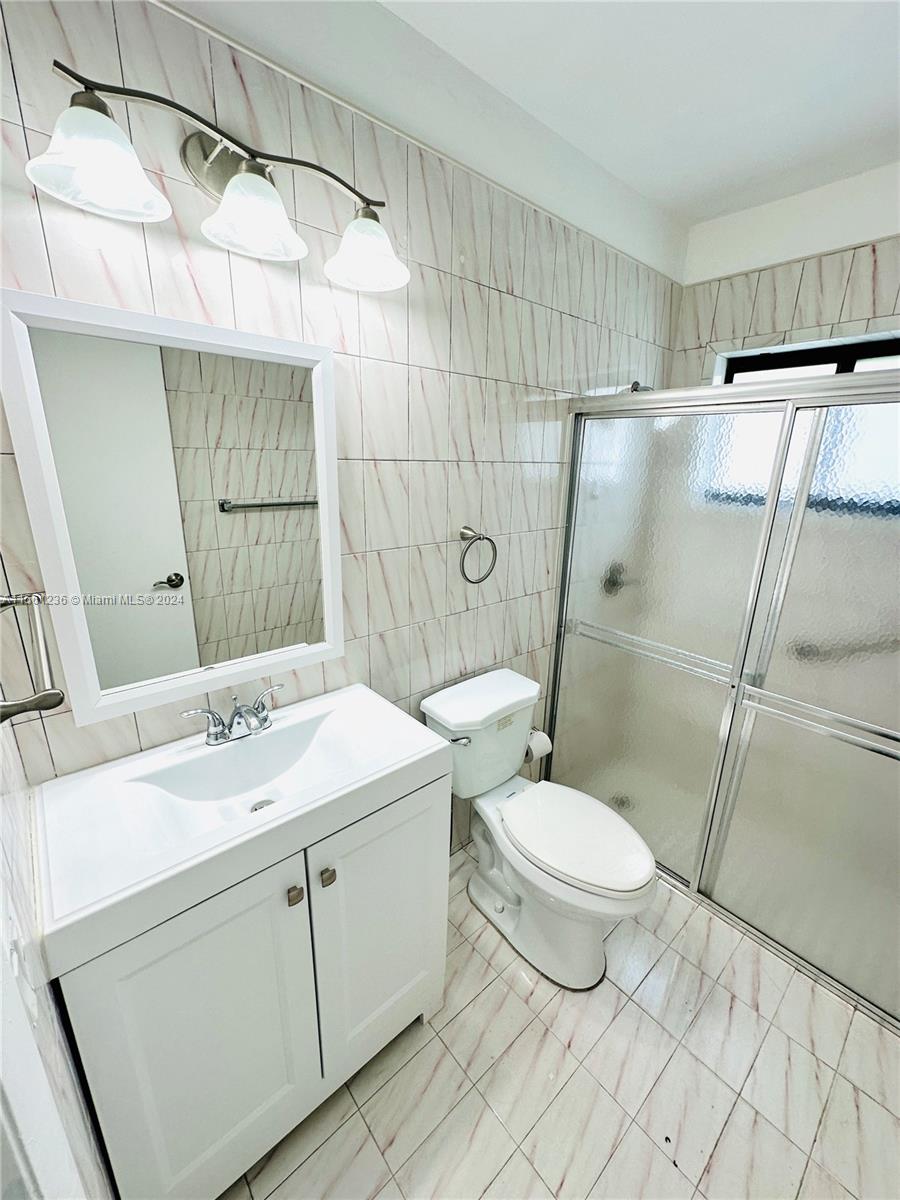 201 SW 40th Ave, Miami, Florida 33134, 3 Bedrooms Bedrooms, ,2 BathroomsBathrooms,Residentiallease,For Rent,201 SW 40th Ave,A11561236