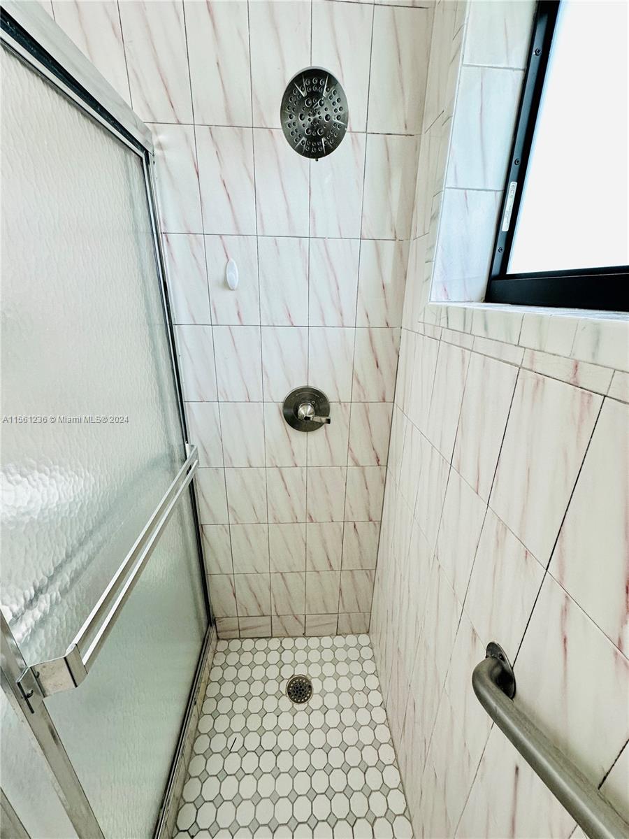 201 SW 40th Ave, Miami, Florida 33134, 3 Bedrooms Bedrooms, ,2 BathroomsBathrooms,Residentiallease,For Rent,201 SW 40th Ave,A11561236