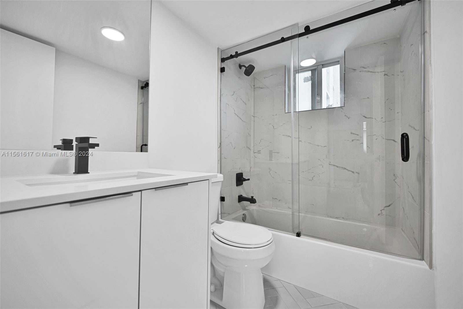 620 SW 10th St 201, Miami, Florida 33130, 2 Bedrooms Bedrooms, ,1 BathroomBathrooms,Residentiallease,For Rent,620 SW 10th St 201,A11561617