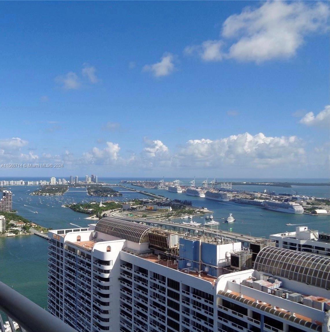 Stunning high-floor condo unit available in Opera Towers, boasting breathtaking views of the ocean, Intracoastal, and city skyline. This beautiful residence features an open layout, spacious walk-in closet, expansive balcony, and modern kitchen. Opera Tower enjoys a prime location, directly across from the renowned Biscayne Park, just 10 minutes from the beach, and within walking distance of the Adrienne Arsht Center, Kaseya Arena, and shopping centers.