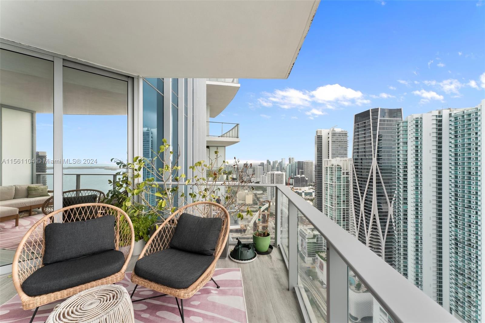 851 NE 1st Ave 4607, Miami, Florida 33132, 2 Bedrooms Bedrooms, ,3 BathroomsBathrooms,Residentiallease,For Rent,851 NE 1st Ave 4607,A11561104