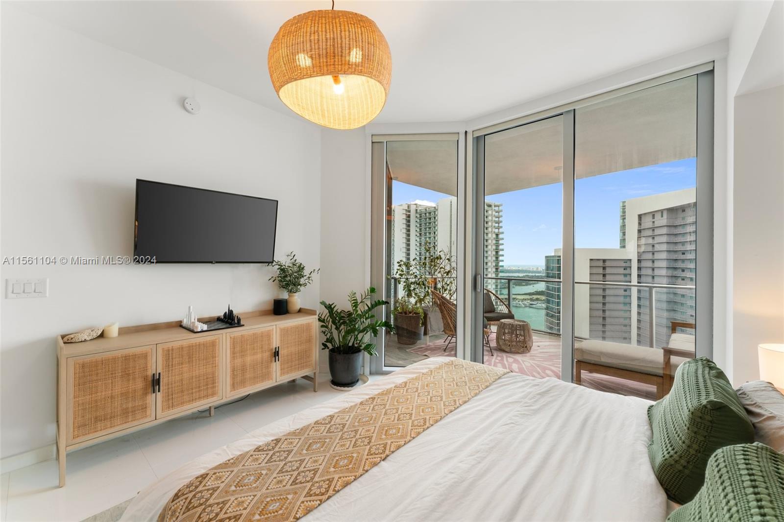 851 NE 1st Ave 4607, Miami, Florida 33132, 2 Bedrooms Bedrooms, ,3 BathroomsBathrooms,Residentiallease,For Rent,851 NE 1st Ave 4607,A11561104