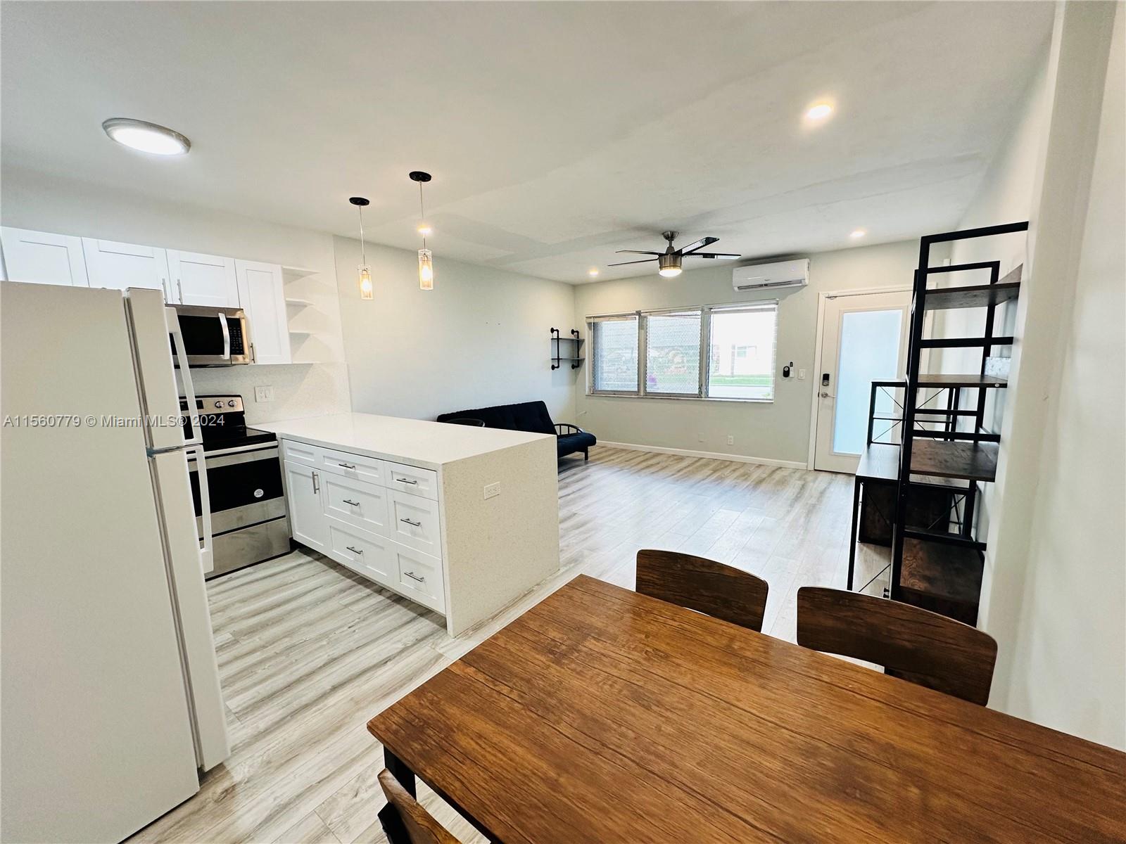 800 SW 11th Ave 7A, Hallandale Beach, Florida 33009, 1 Bedroom Bedrooms, ,1 BathroomBathrooms,Residential,For Sale,800 SW 11th Ave 7A,A11560779