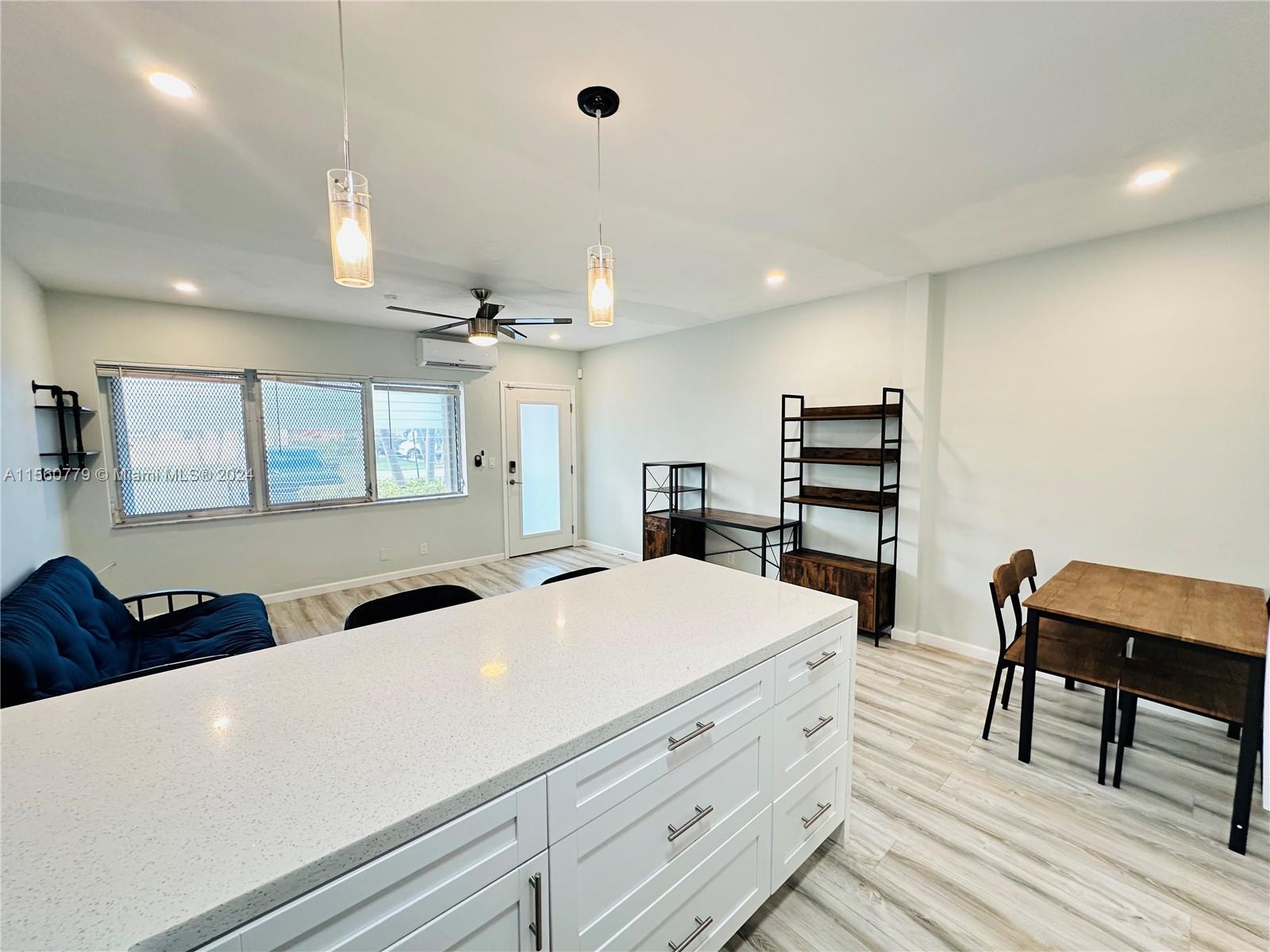 800 SW 11th Ave 7A, Hallandale Beach, Florida 33009, 1 Bedroom Bedrooms, ,1 BathroomBathrooms,Residential,For Sale,800 SW 11th Ave 7A,A11560779