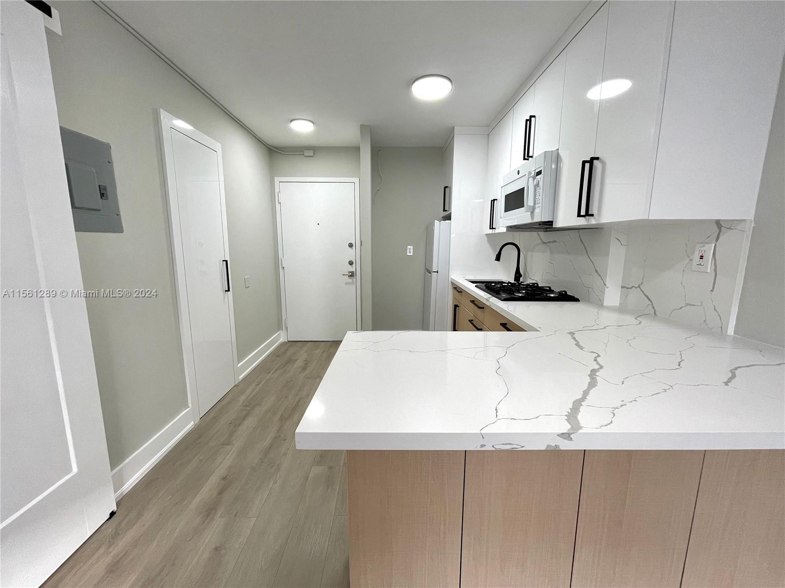 710 Washington Ave 415, Miami Beach, Florida 33139, 1 Bedroom Bedrooms, ,1 BathroomBathrooms,Residential,For Sale,710 Washington Ave 415,A11561289