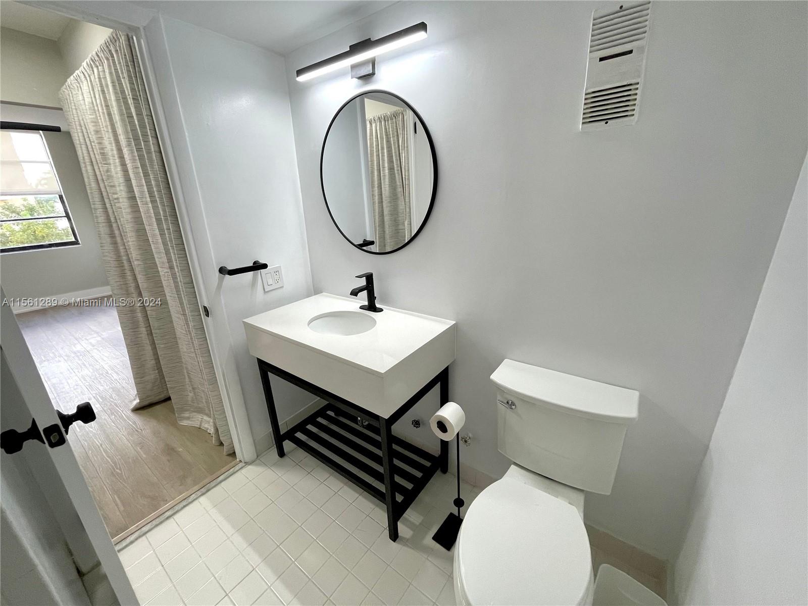 710 Washington Ave 415, Miami Beach, Florida 33139, 1 Bedroom Bedrooms, ,1 BathroomBathrooms,Residential,For Sale,710 Washington Ave 415,A11561289
