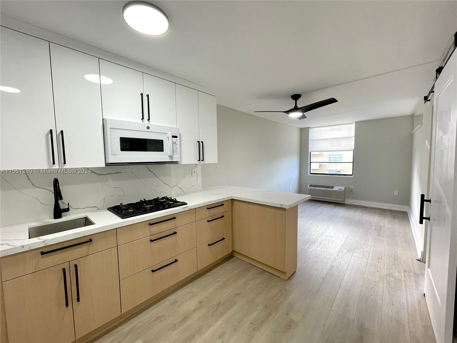 710 Washington Ave 415, Miami Beach, Florida 33139, 1 Bedroom Bedrooms, ,1 BathroomBathrooms,Residential,For Sale,710 Washington Ave 415,A11561289