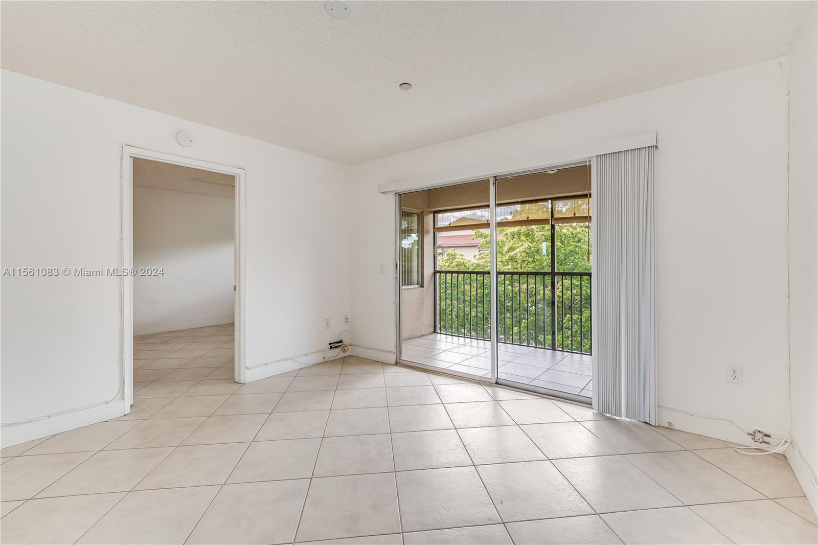 1650 SW 124th Ter 402D, Pembroke Pines, Florida 33027, 2 Bedrooms Bedrooms, ,1 BathroomBathrooms,Residential,For Sale,1650 SW 124th Ter 402D,A11561083
