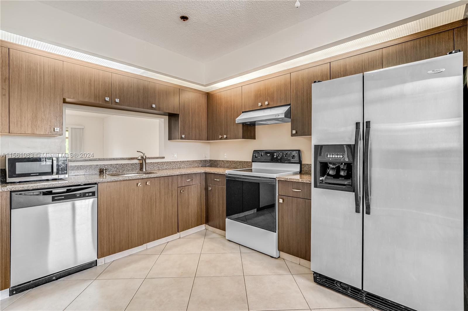 1650 SW 124th Ter 402D, Pembroke Pines, Florida 33027, 2 Bedrooms Bedrooms, ,1 BathroomBathrooms,Residential,For Sale,1650 SW 124th Ter 402D,A11561083