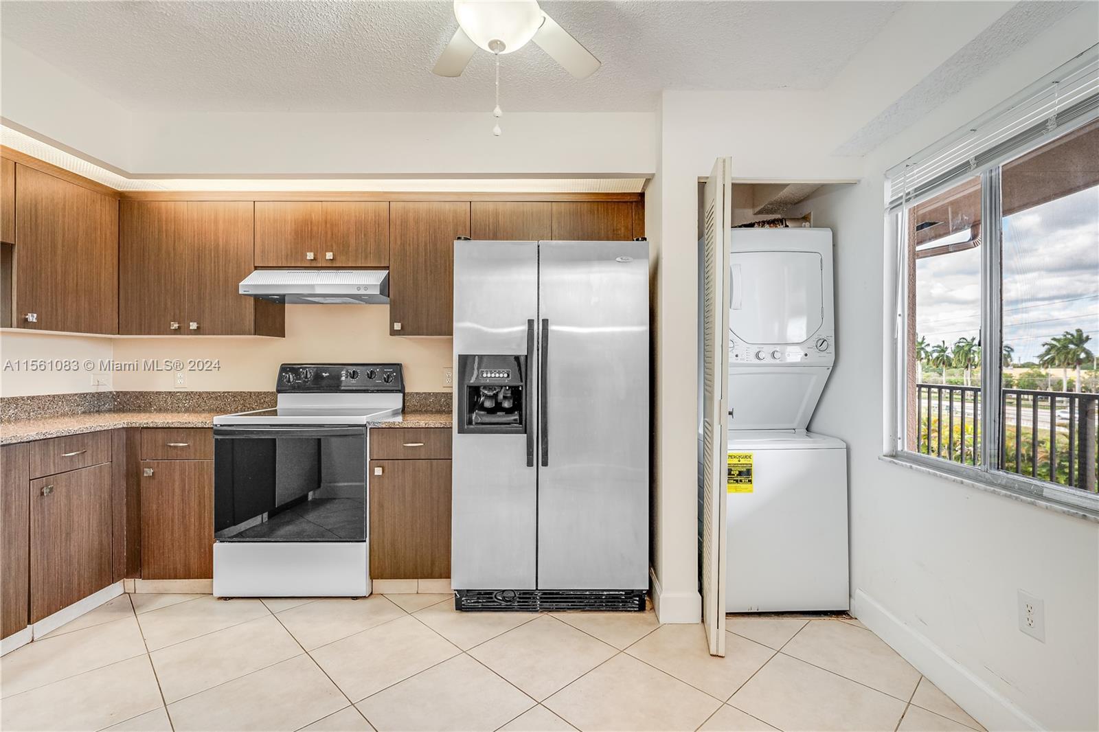 1650 SW 124th Ter 402D, Pembroke Pines, Florida 33027, 2 Bedrooms Bedrooms, ,1 BathroomBathrooms,Residential,For Sale,1650 SW 124th Ter 402D,A11561083