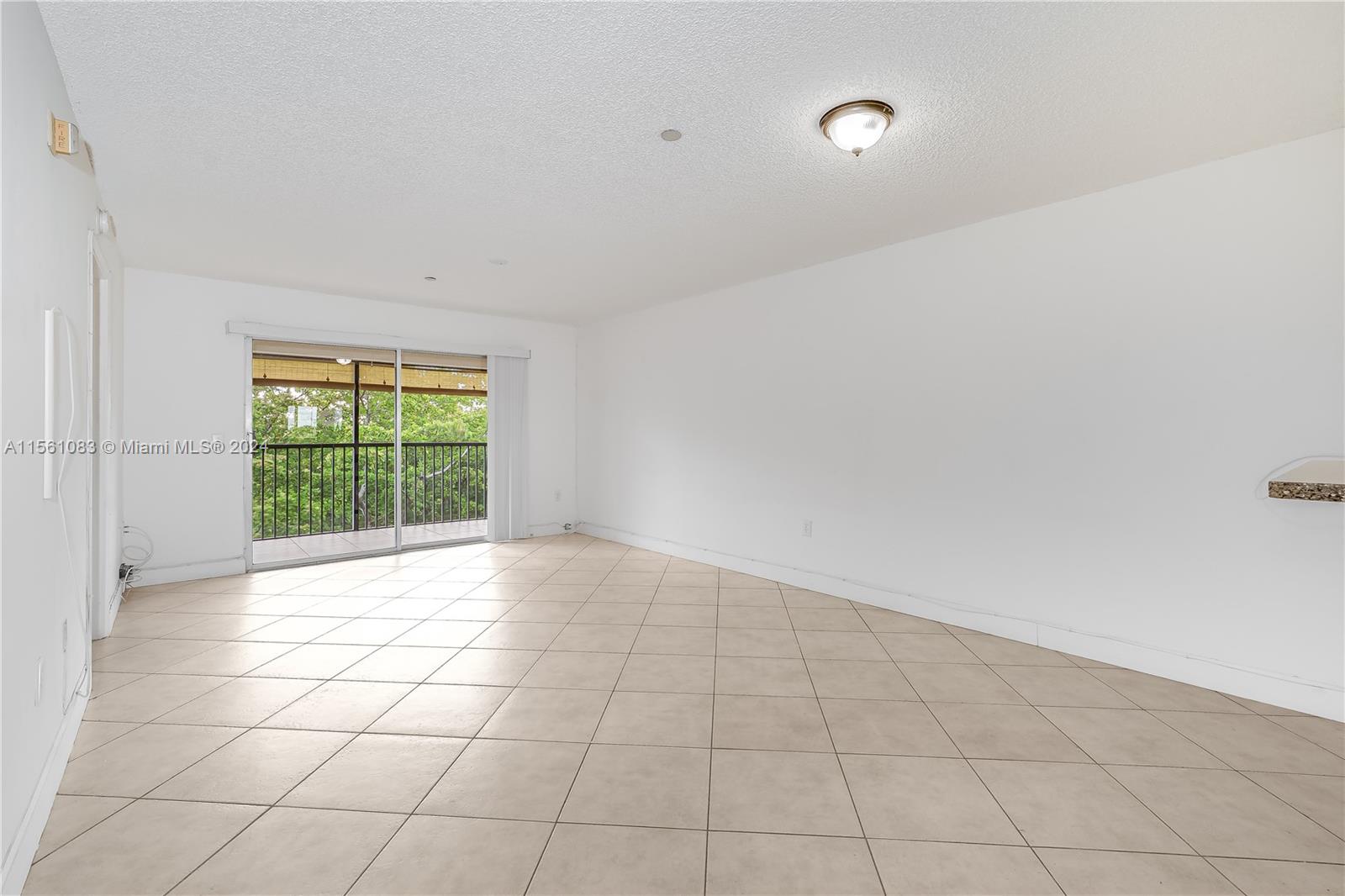 1650 SW 124th Ter 402D, Pembroke Pines, Florida 33027, 2 Bedrooms Bedrooms, ,1 BathroomBathrooms,Residential,For Sale,1650 SW 124th Ter 402D,A11561083