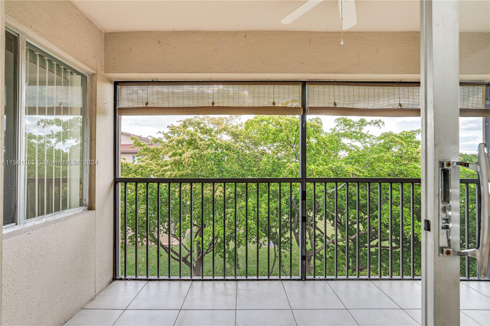 1650 SW 124th Ter 402D, Pembroke Pines, Florida 33027, 2 Bedrooms Bedrooms, ,1 BathroomBathrooms,Residential,For Sale,1650 SW 124th Ter 402D,A11561083