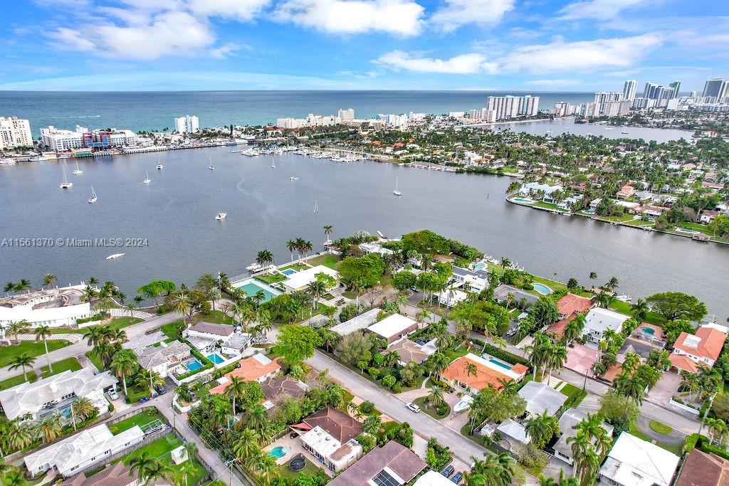 919 N Northlake Dr a, Hollywood, Florida 33019, 3 Bedrooms Bedrooms, ,2 BathroomsBathrooms,Residentiallease,For Rent,919 N Northlake Dr a,A11561370