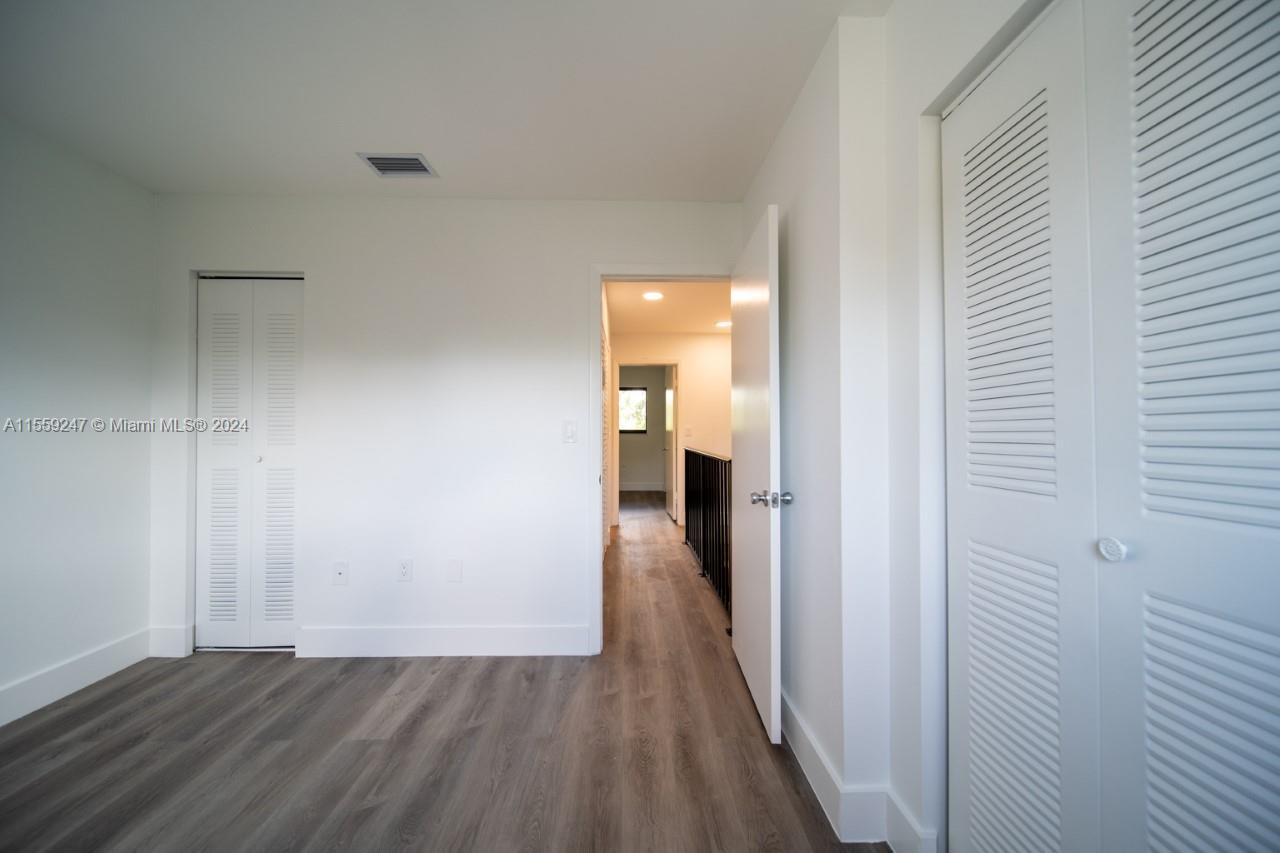 5750 Turin St 205, Coral Gables, Florida 33146, 3 Bedrooms Bedrooms, ,2 BathroomsBathrooms,Residentiallease,For Rent,5750 Turin St 205,A11559247