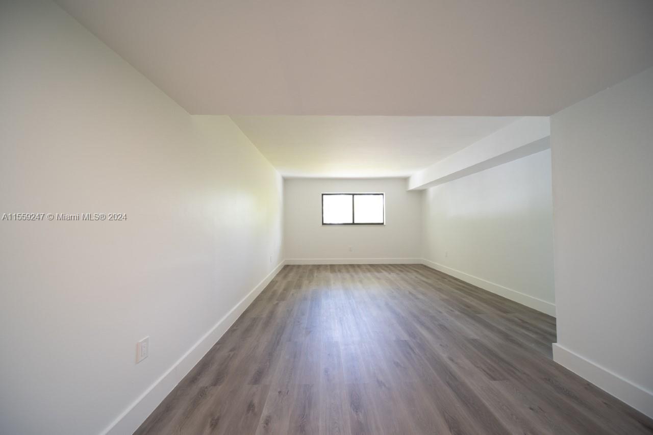 5750 Turin St 205, Coral Gables, Florida 33146, 3 Bedrooms Bedrooms, ,2 BathroomsBathrooms,Residentiallease,For Rent,5750 Turin St 205,A11559247