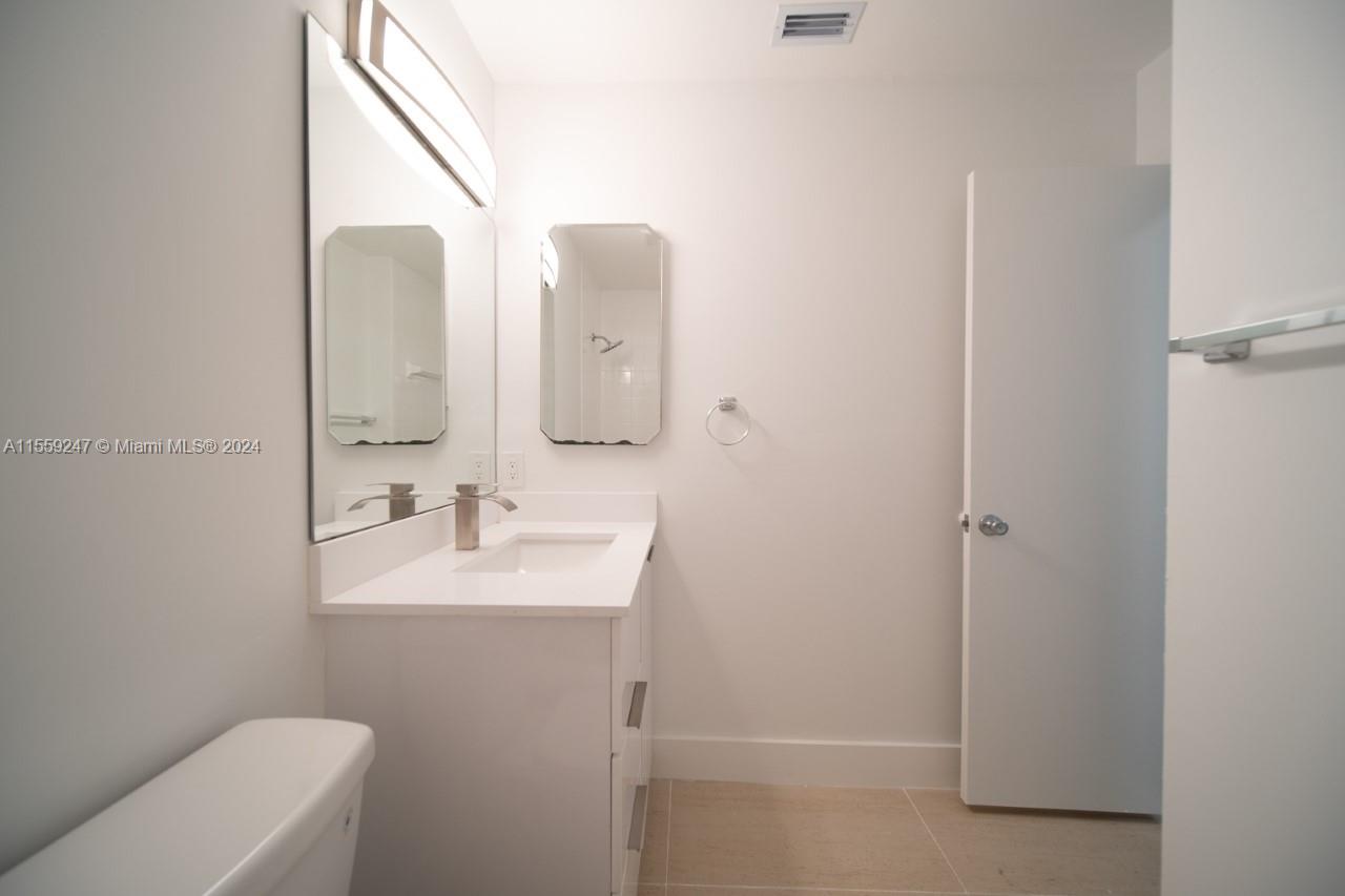 5750 Turin St 205, Coral Gables, Florida 33146, 3 Bedrooms Bedrooms, ,2 BathroomsBathrooms,Residentiallease,For Rent,5750 Turin St 205,A11559247