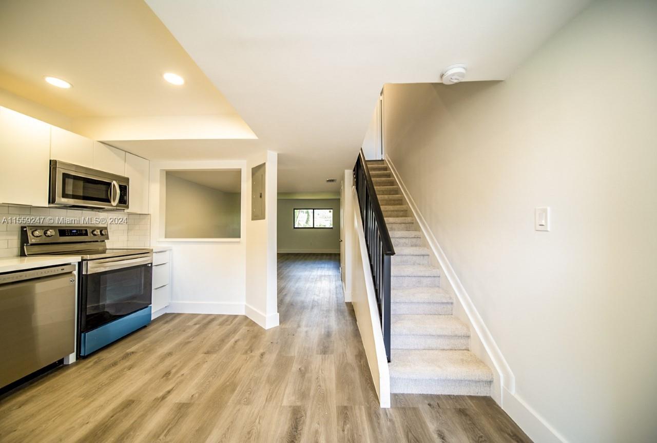 5750 Turin St 205, Coral Gables, Florida 33146, 3 Bedrooms Bedrooms, ,2 BathroomsBathrooms,Residentiallease,For Rent,5750 Turin St 205,A11559247