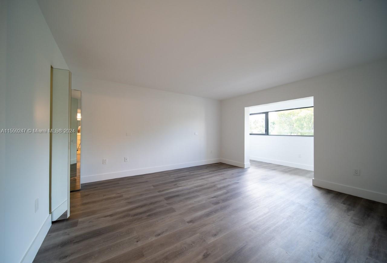 5750 Turin St 205, Coral Gables, Florida 33146, 3 Bedrooms Bedrooms, ,2 BathroomsBathrooms,Residentiallease,For Rent,5750 Turin St 205,A11559247