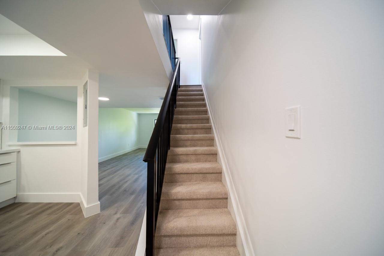 5750 Turin St 205, Coral Gables, Florida 33146, 3 Bedrooms Bedrooms, ,2 BathroomsBathrooms,Residentiallease,For Rent,5750 Turin St 205,A11559247