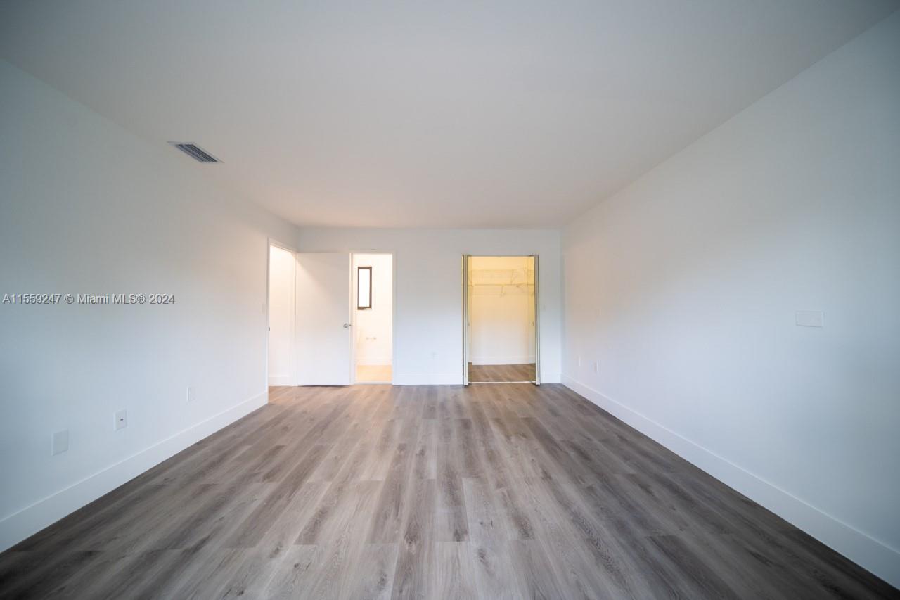 5750 Turin St 205, Coral Gables, Florida 33146, 3 Bedrooms Bedrooms, ,2 BathroomsBathrooms,Residentiallease,For Rent,5750 Turin St 205,A11559247