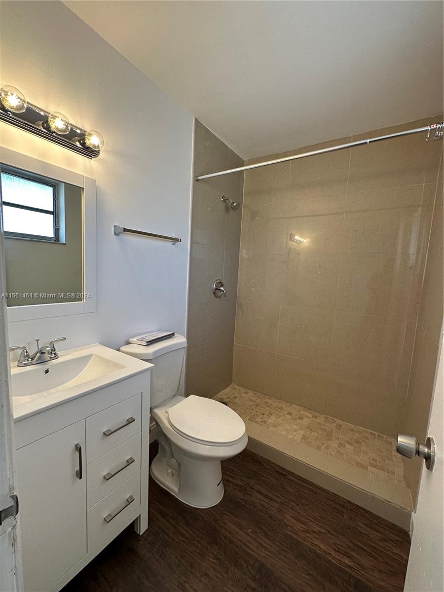 1687 SW 10th St Upper, Miami, Florida 33135, 3 Bedrooms Bedrooms, ,2 BathroomsBathrooms,Residentiallease,For Rent,1687 SW 10th St Upper,A11561461