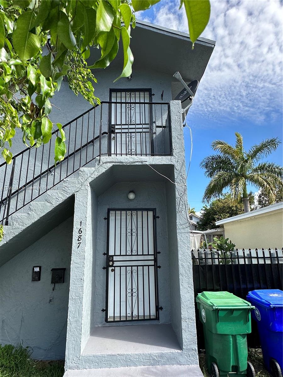 1687 SW 10th St Upper, Miami, Florida 33135, 3 Bedrooms Bedrooms, ,2 BathroomsBathrooms,Residentiallease,For Rent,1687 SW 10th St Upper,A11561461