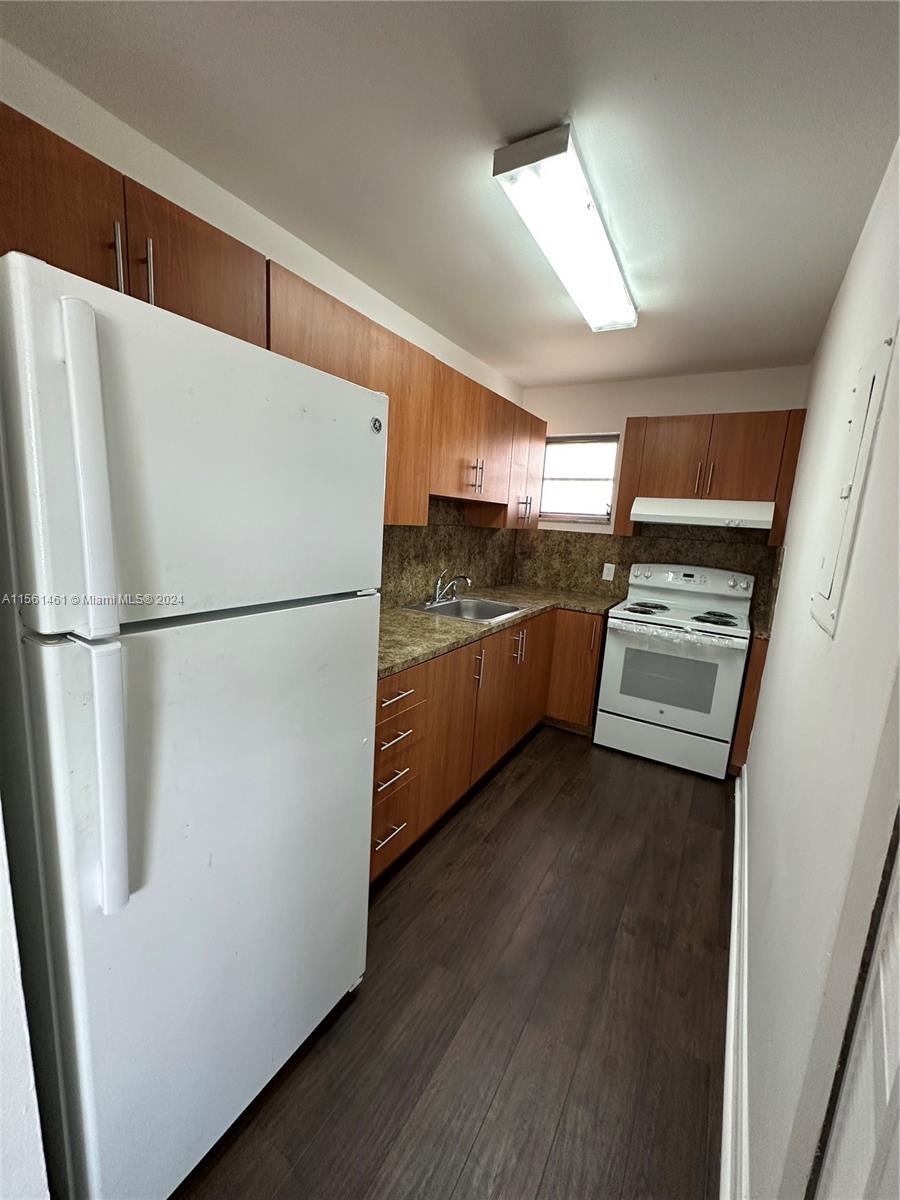 1687 SW 10th St Upper, Miami, Florida 33135, 3 Bedrooms Bedrooms, ,2 BathroomsBathrooms,Residentiallease,For Rent,1687 SW 10th St Upper,A11561461