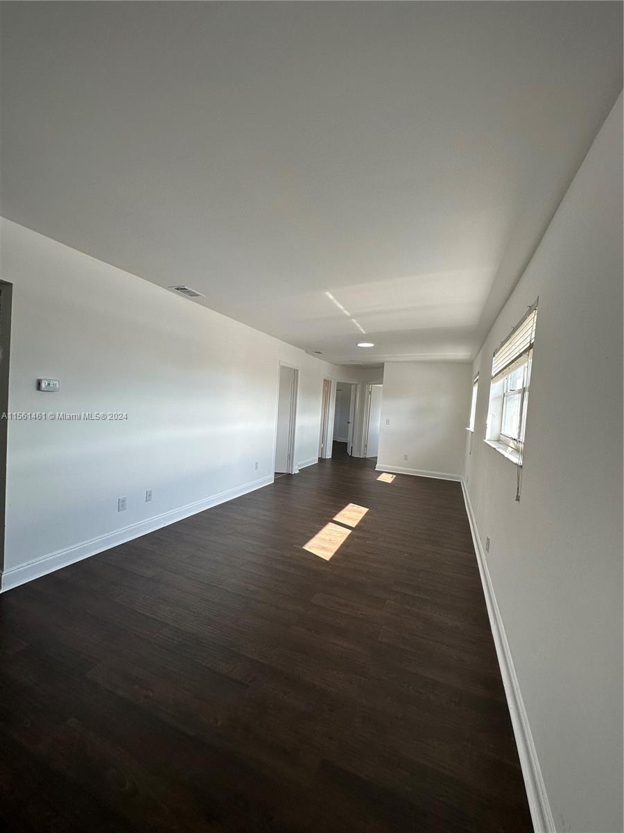 1687 SW 10th St Upper, Miami, Florida 33135, 3 Bedrooms Bedrooms, ,2 BathroomsBathrooms,Residentiallease,For Rent,1687 SW 10th St Upper,A11561461