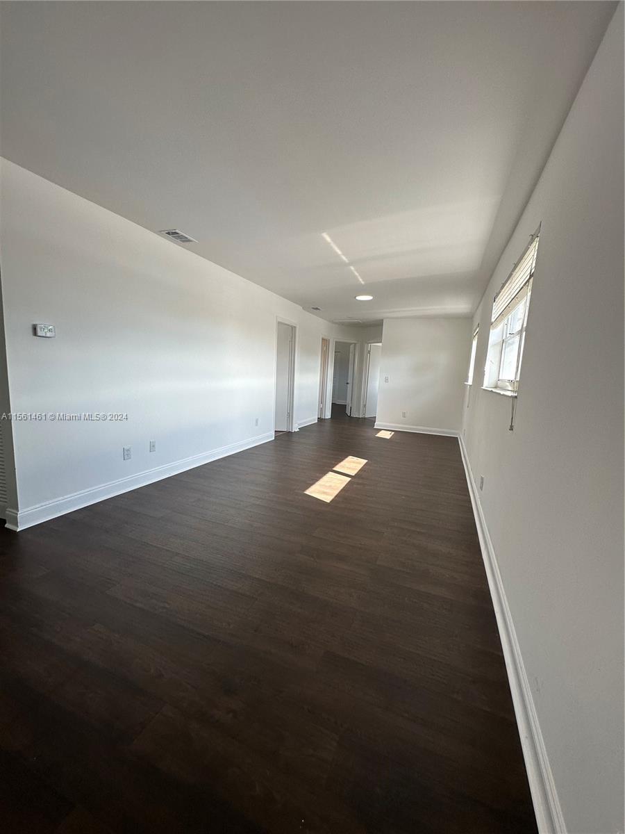 1687 SW 10th St Upper, Miami, Florida 33135, 3 Bedrooms Bedrooms, ,2 BathroomsBathrooms,Residentiallease,For Rent,1687 SW 10th St Upper,A11561461