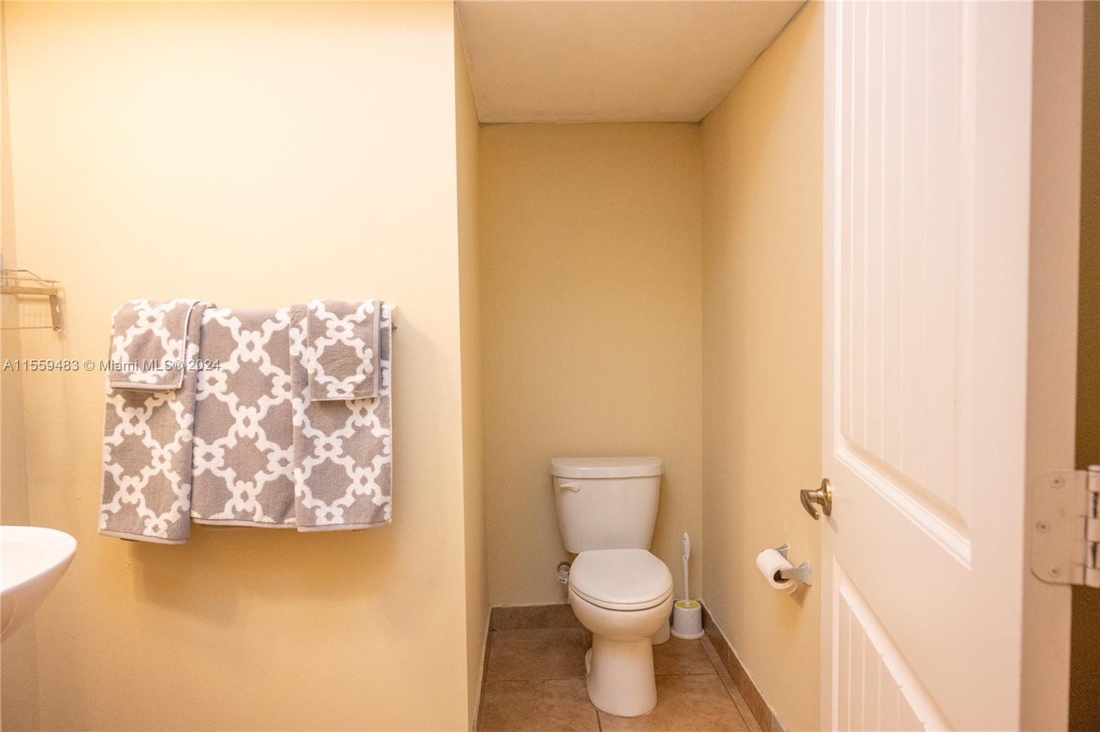 14045 SW 270th Ter, Homestead, Florida 33032, 3 Bedrooms Bedrooms, ,2 BathroomsBathrooms,Residential,For Sale,14045 SW 270th Ter,A11559483