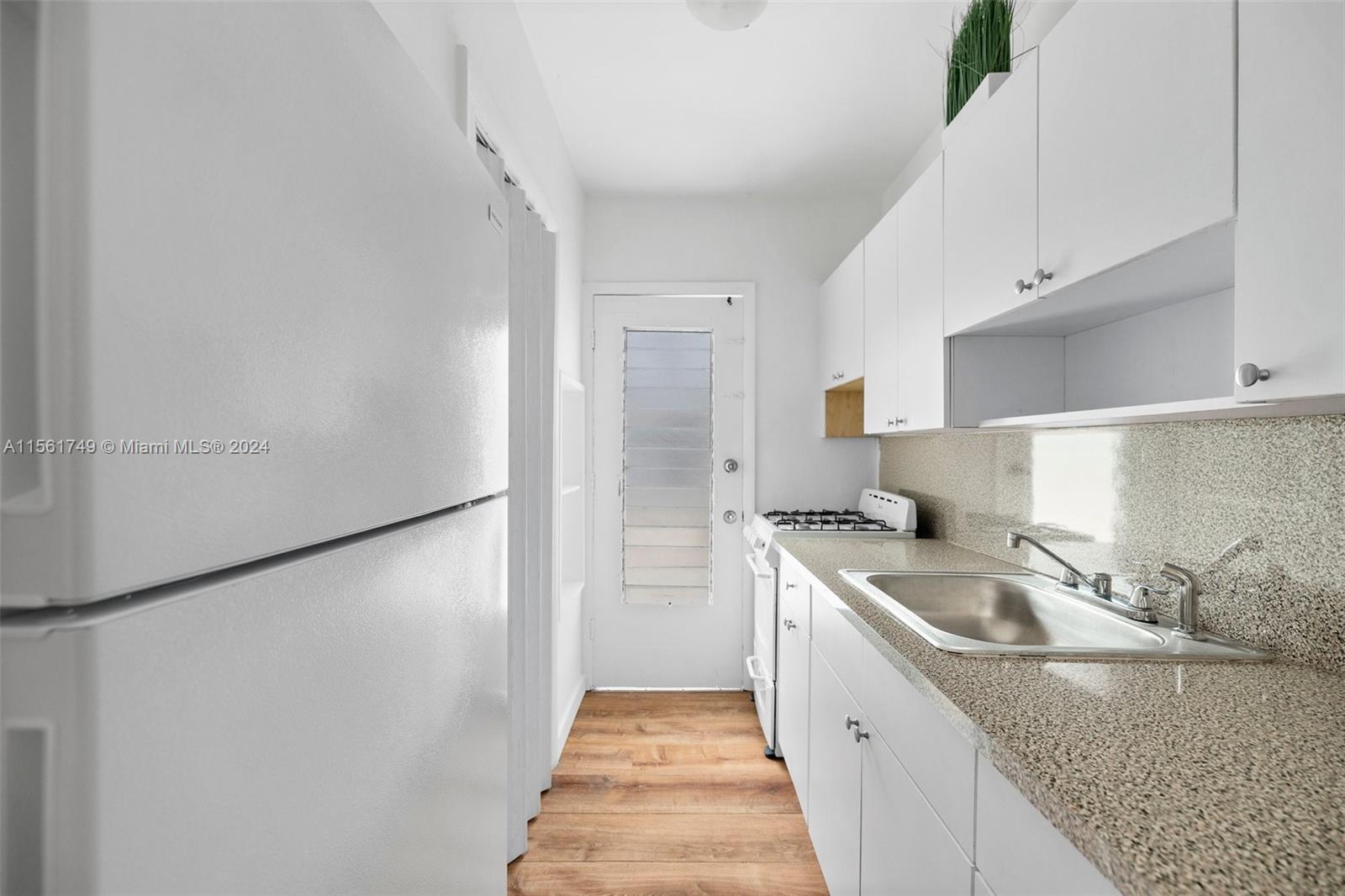 7311 Gary Ave 2, Miami Beach, Florida 33141, 1 Bedroom Bedrooms, ,1 BathroomBathrooms,Residentiallease,For Rent,7311 Gary Ave 2,A11561749