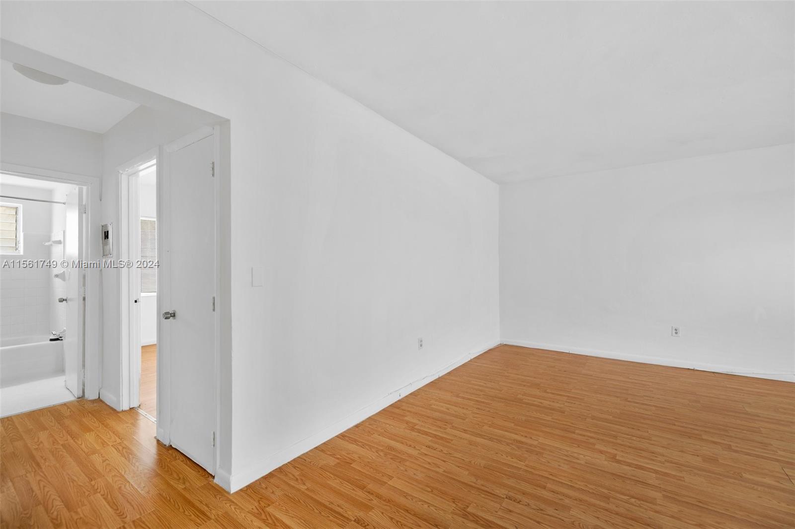 7311 Gary Ave 2, Miami Beach, Florida 33141, 1 Bedroom Bedrooms, ,1 BathroomBathrooms,Residentiallease,For Rent,7311 Gary Ave 2,A11561749