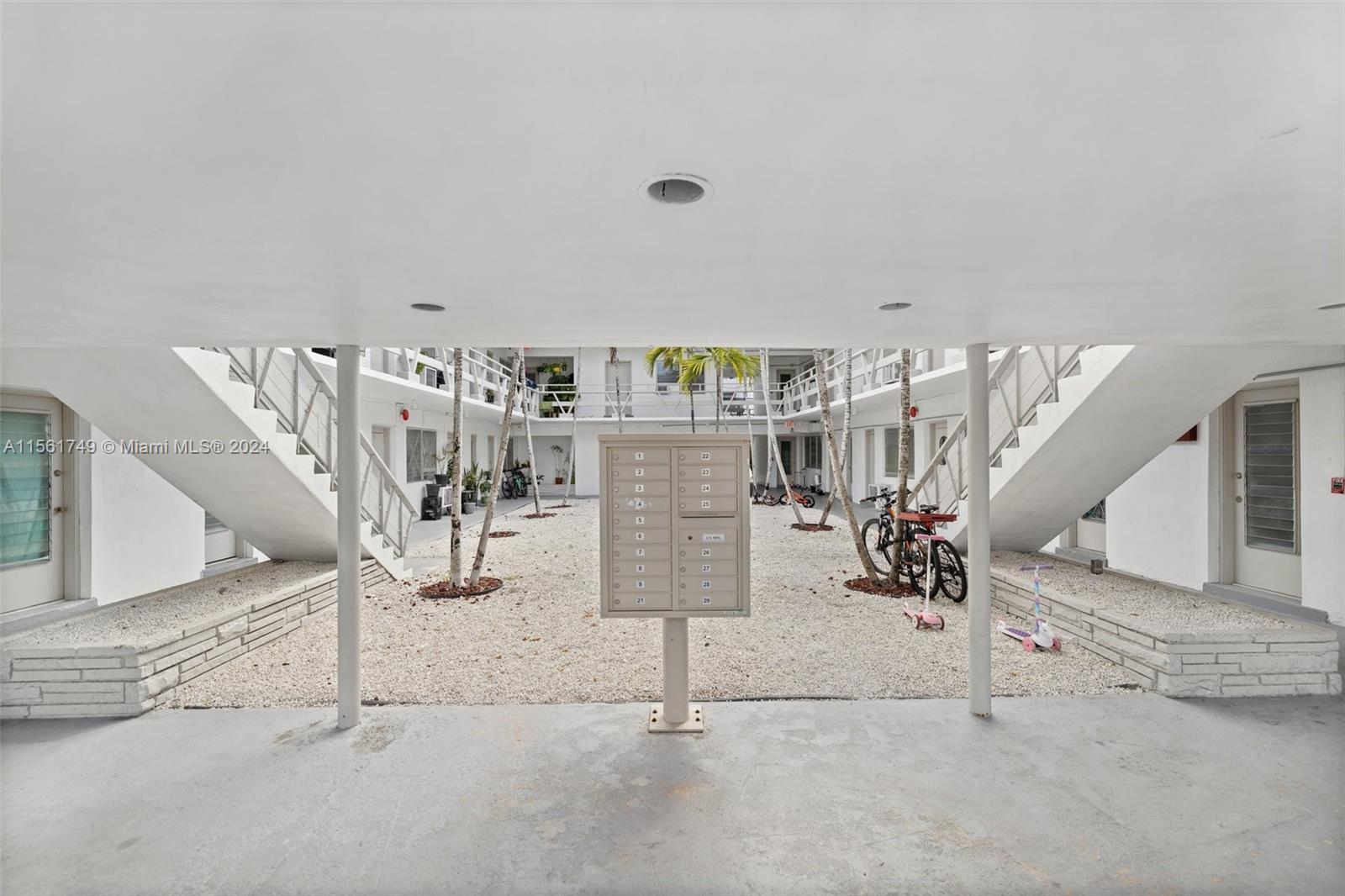 7311 Gary Ave 2, Miami Beach, Florida 33141, 1 Bedroom Bedrooms, ,1 BathroomBathrooms,Residentiallease,For Rent,7311 Gary Ave 2,A11561749
