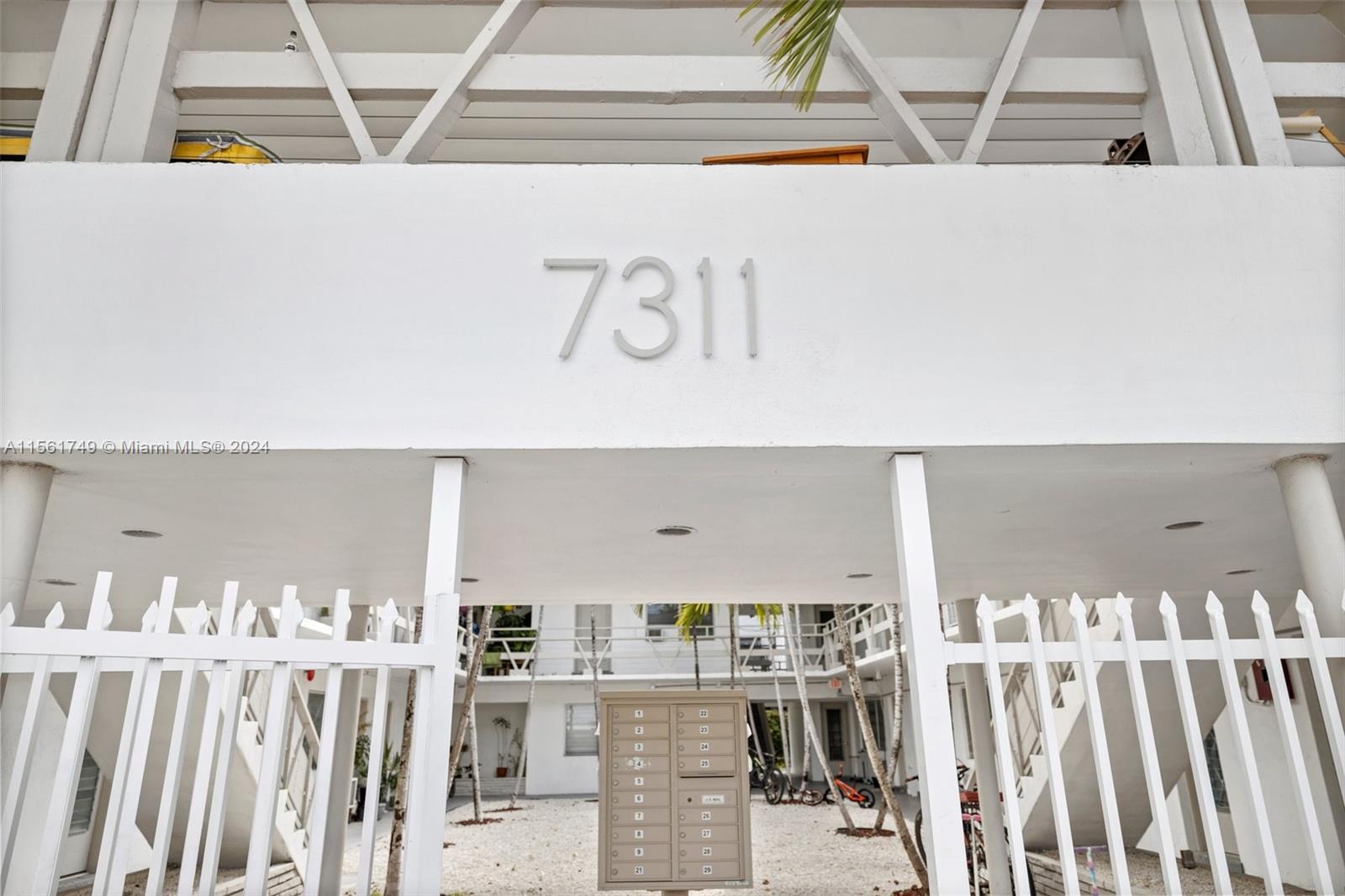 7311 Gary Ave 2, Miami Beach, Florida 33141, 1 Bedroom Bedrooms, ,1 BathroomBathrooms,Residentiallease,For Rent,7311 Gary Ave 2,A11561749