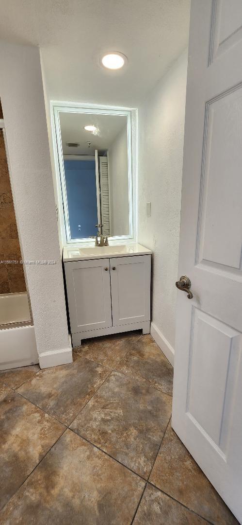 1621 Collins Ave 404, Miami Beach, Florida 33139, 1 Bedroom Bedrooms, ,1 BathroomBathrooms,Residentiallease,For Rent,1621 Collins Ave 404,A11561751