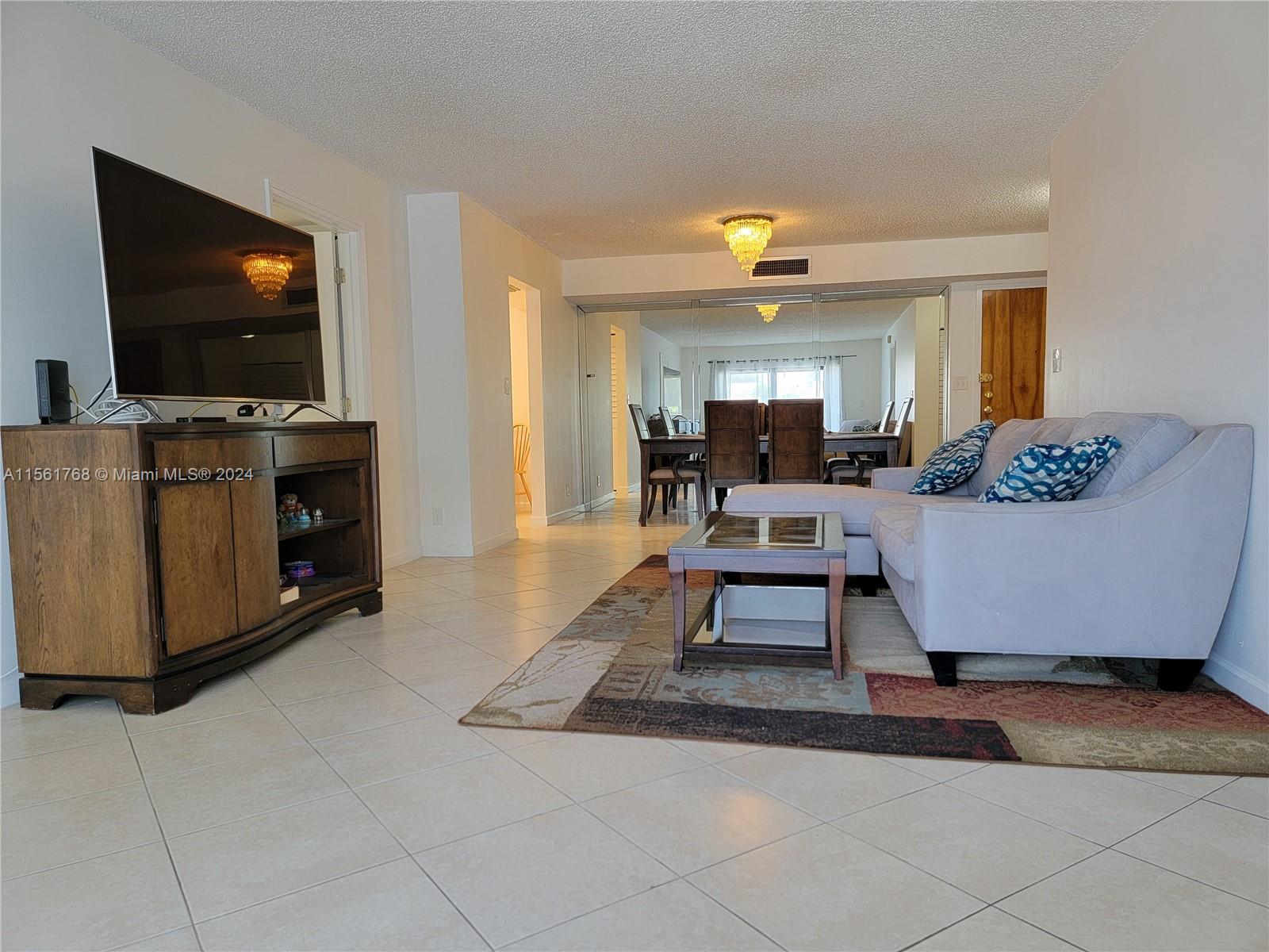 1301 NE 7th St 213, Hallandale Beach, Florida 33009, 2 Bedrooms Bedrooms, ,2 BathroomsBathrooms,Residentiallease,For Rent,1301 NE 7th St 213,A11561768