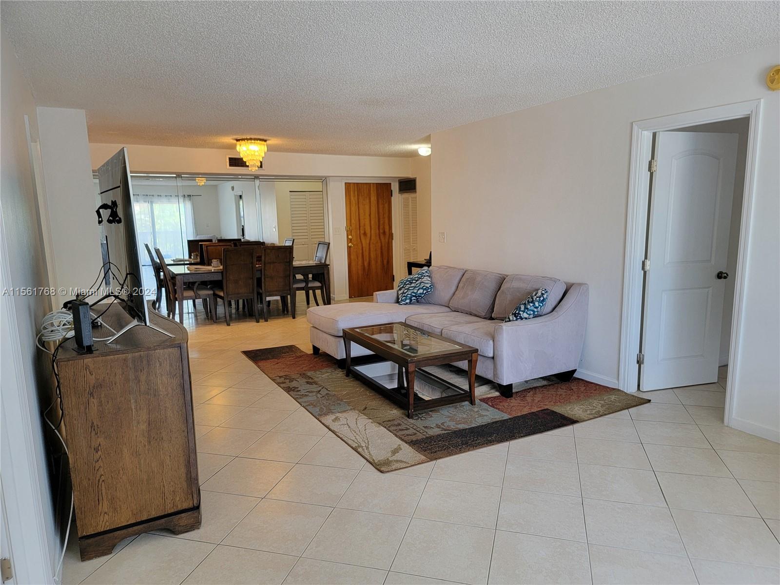 1301 NE 7th St 213, Hallandale Beach, Florida 33009, 2 Bedrooms Bedrooms, ,2 BathroomsBathrooms,Residentiallease,For Rent,1301 NE 7th St 213,A11561768