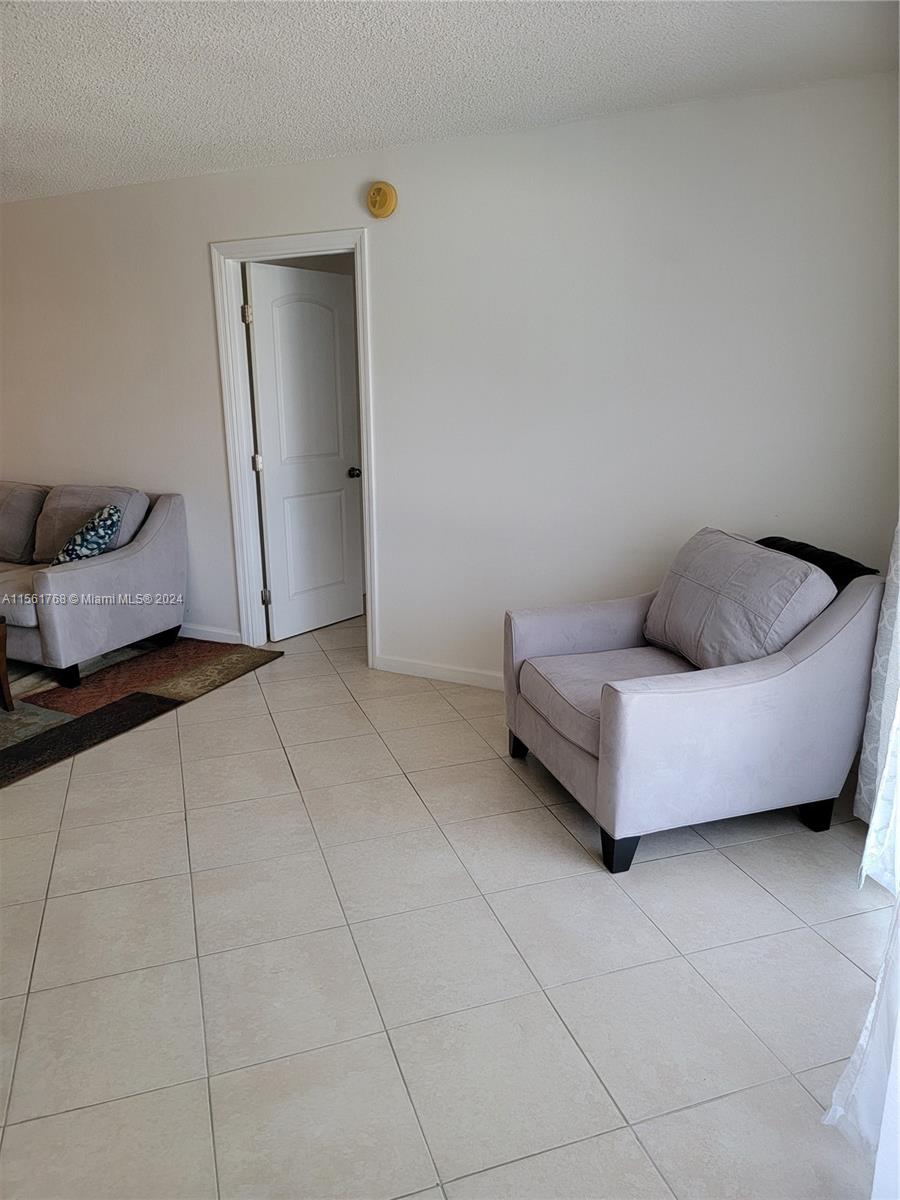1301 NE 7th St 213, Hallandale Beach, Florida 33009, 2 Bedrooms Bedrooms, ,2 BathroomsBathrooms,Residentiallease,For Rent,1301 NE 7th St 213,A11561768