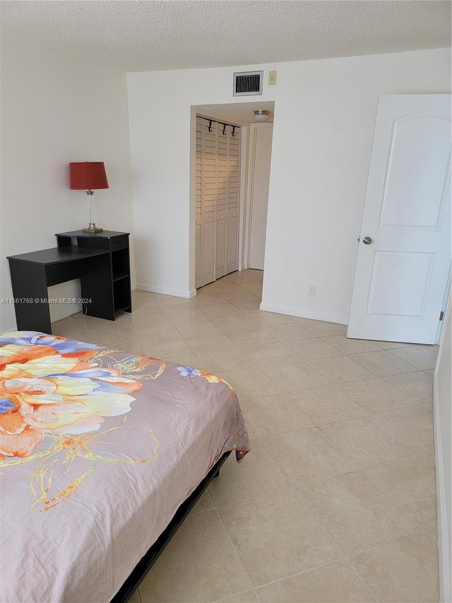 1301 NE 7th St 213, Hallandale Beach, Florida 33009, 2 Bedrooms Bedrooms, ,2 BathroomsBathrooms,Residentiallease,For Rent,1301 NE 7th St 213,A11561768