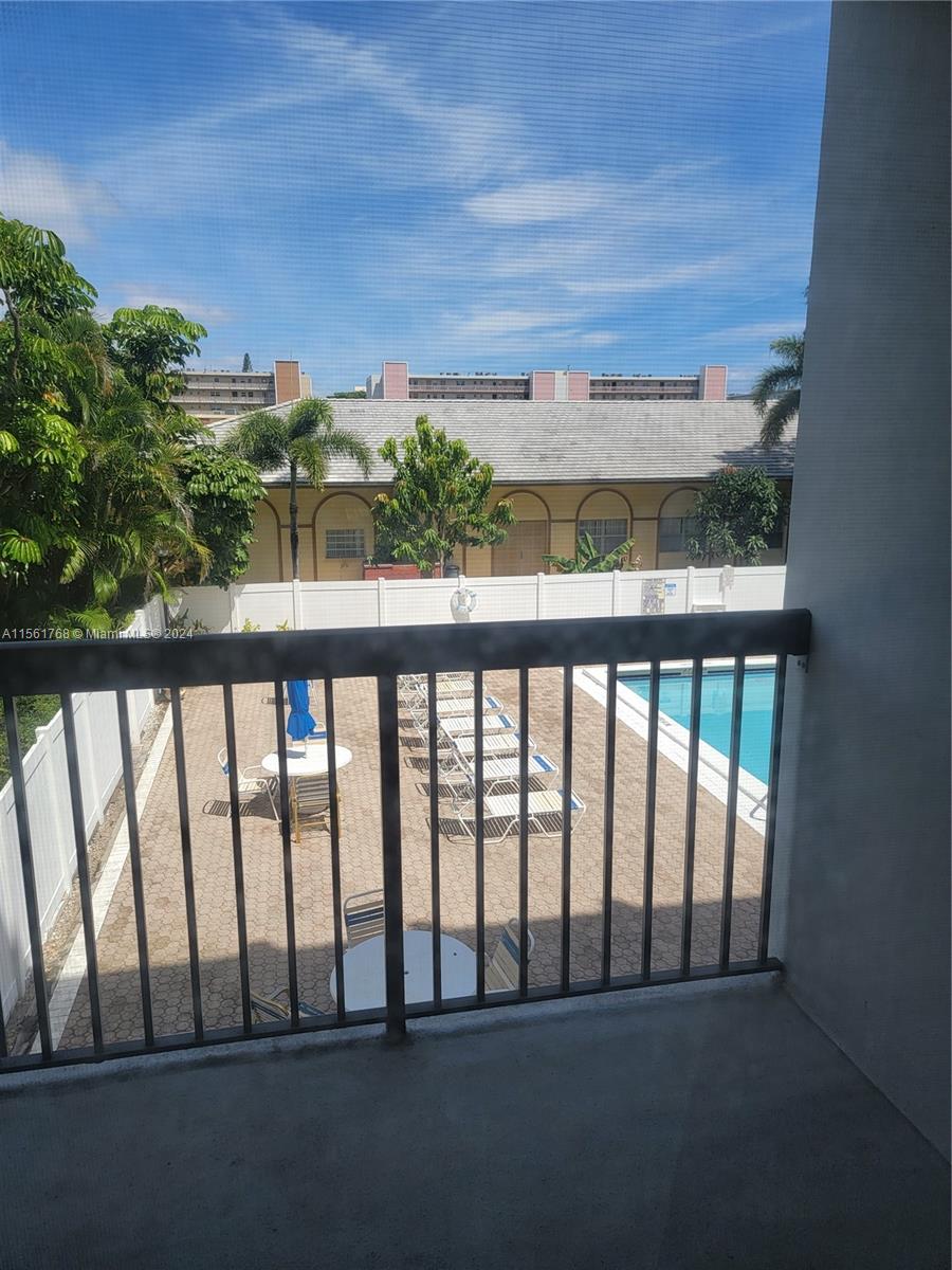 1301 NE 7th St 213, Hallandale Beach, Florida 33009, 2 Bedrooms Bedrooms, ,2 BathroomsBathrooms,Residentiallease,For Rent,1301 NE 7th St 213,A11561768