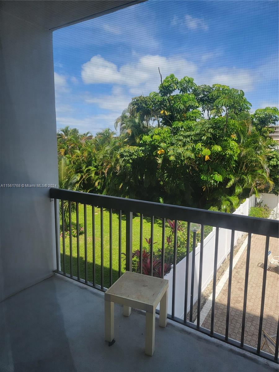 1301 NE 7th St 213, Hallandale Beach, Florida 33009, 2 Bedrooms Bedrooms, ,2 BathroomsBathrooms,Residentiallease,For Rent,1301 NE 7th St 213,A11561768